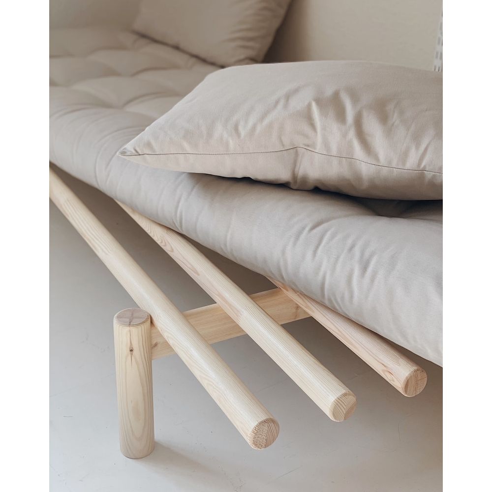 DAYBED KLARE LACKIERT W. 4-SCHICHT GEMISCHTE MATRATZE MOCCAA