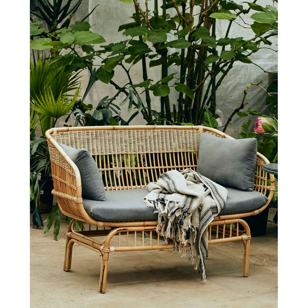 Nordal A/S BALI Rattan sofa mit grauem Sitz, natur